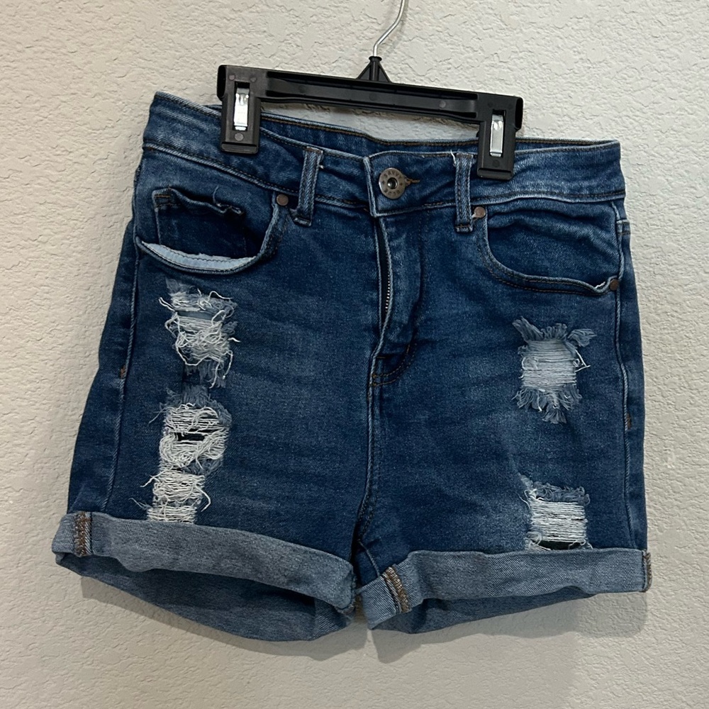 Ripped high rise curvy shorts